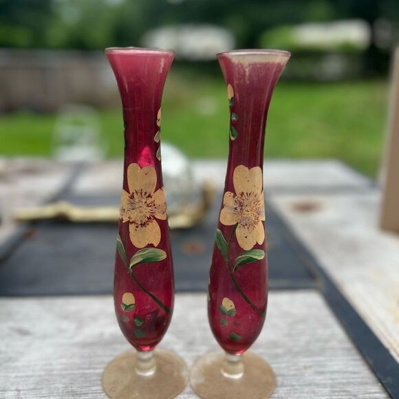 Vintage set of two ruby red Bohemian glass bud vases with enameled painting - Picture 1 of 3